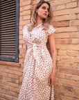 Abito bianco midi con pois neri